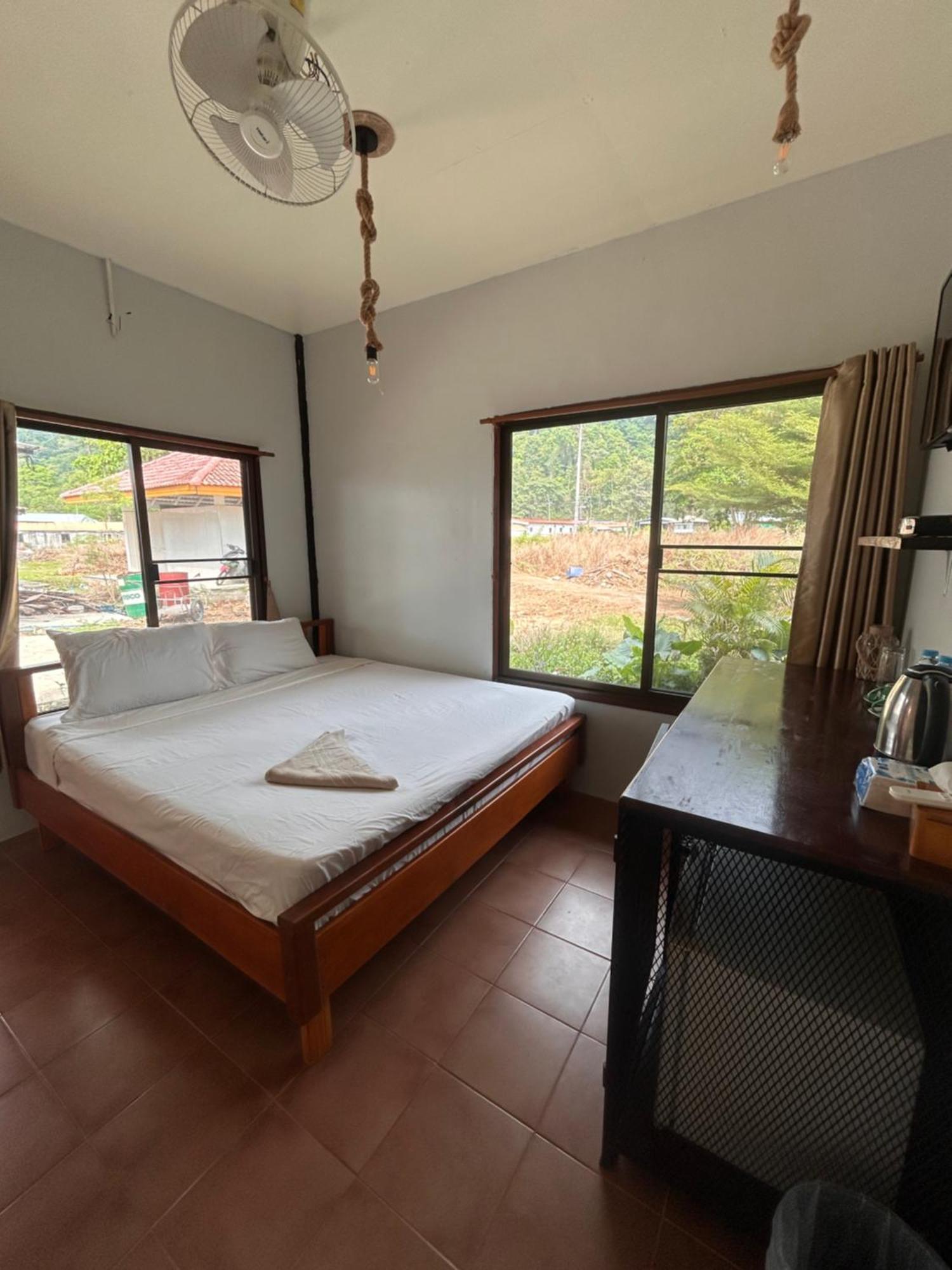 Tchin Tchin Guesthouse เกาะช้าง ภายนอก รูปภาพ
